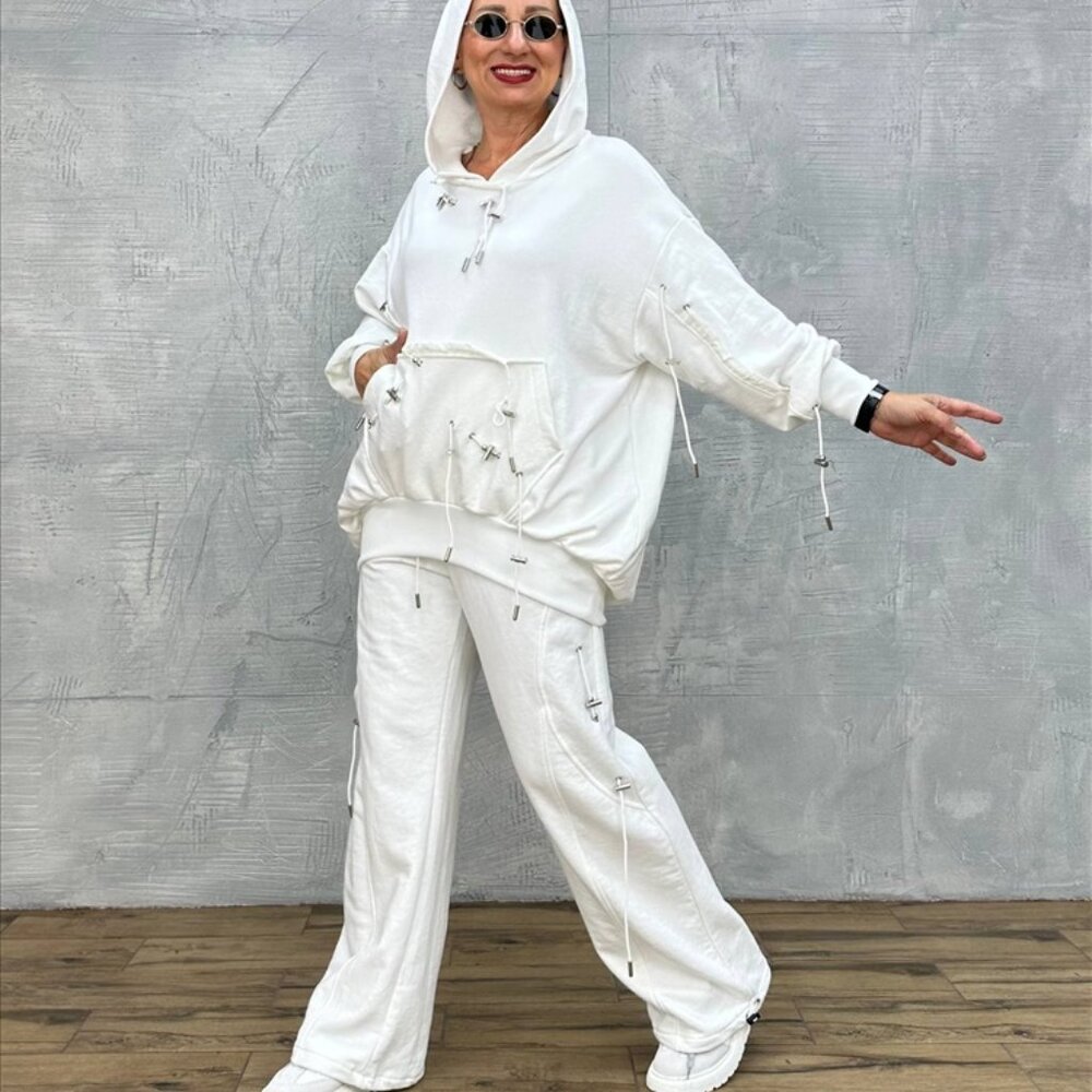 H4 stylish suit brand new.